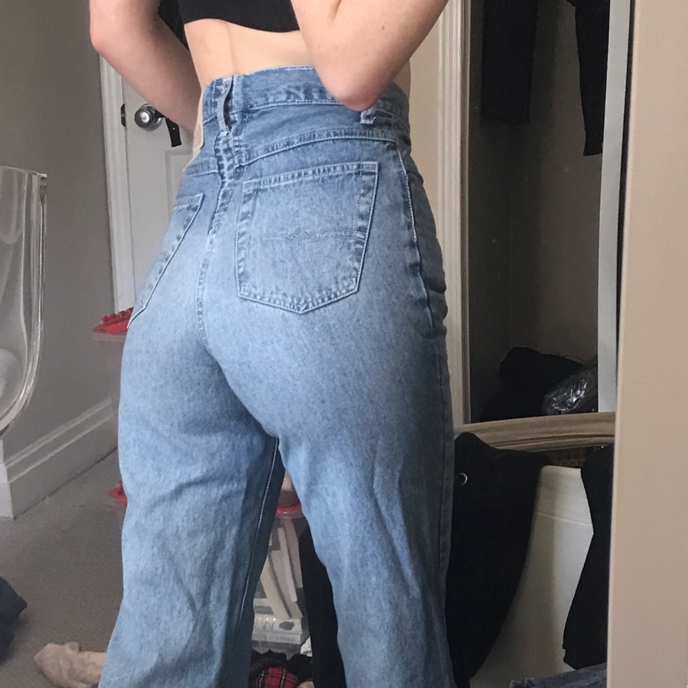 VINTAGE EMBROIDERED HIGH WAISTED JEANS